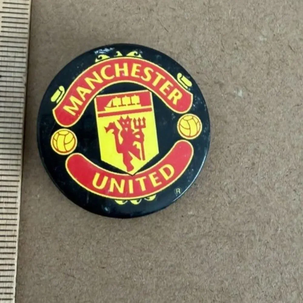 Vtg. Manchester united football club button